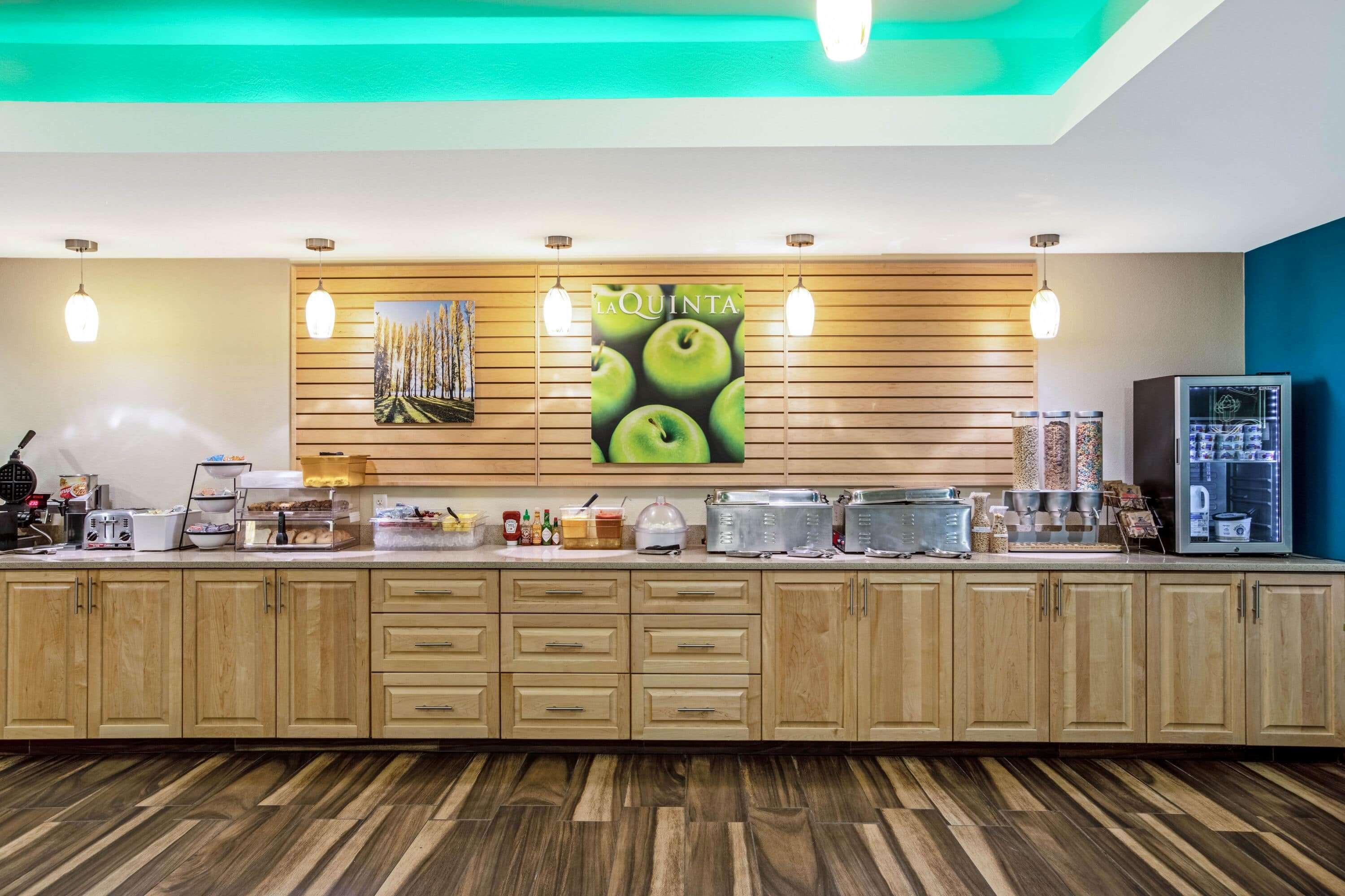 La Quinta By Wyndham Grand Forks Hotel Ngoại thất bức ảnh