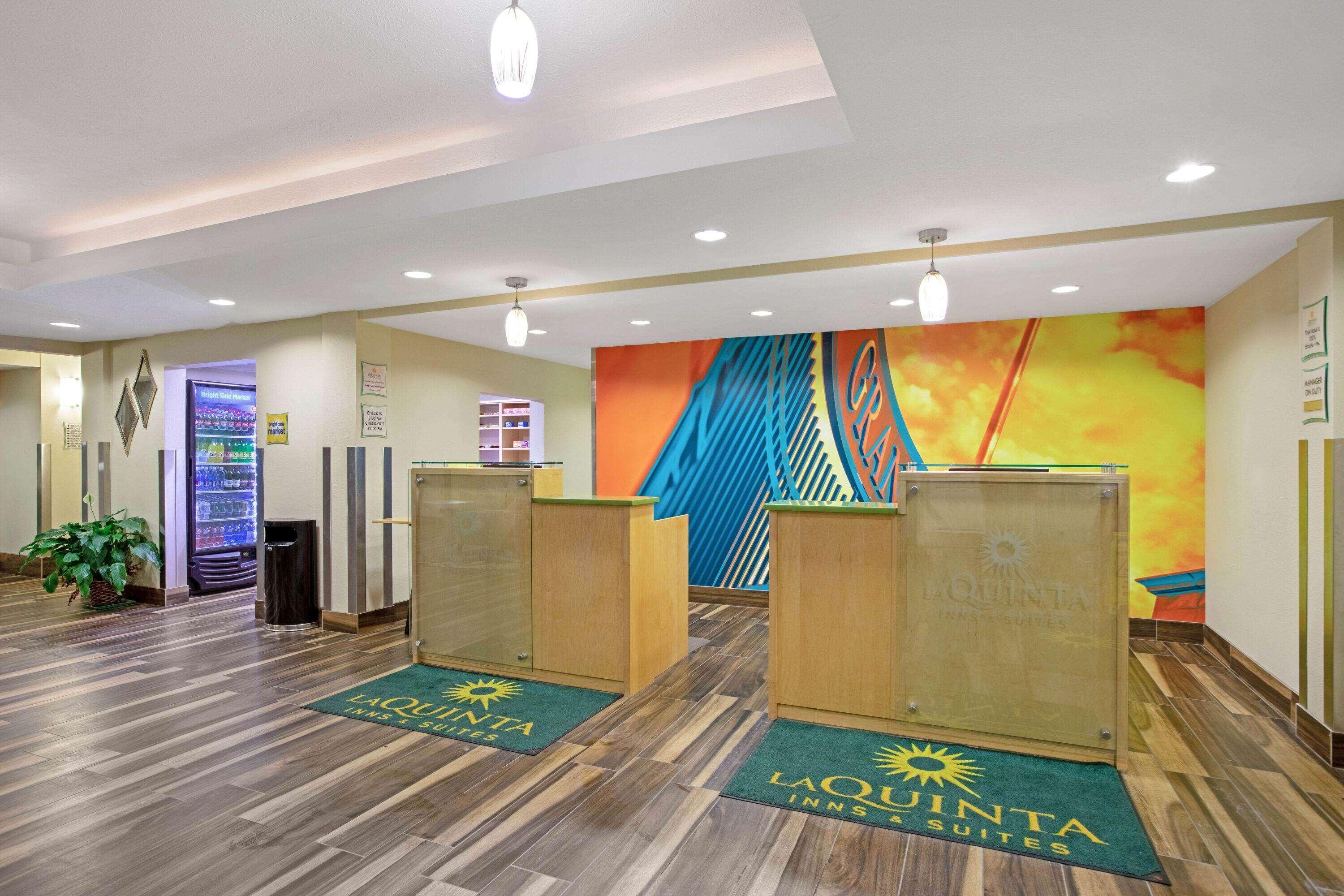 La Quinta By Wyndham Grand Forks Hotel Ngoại thất bức ảnh