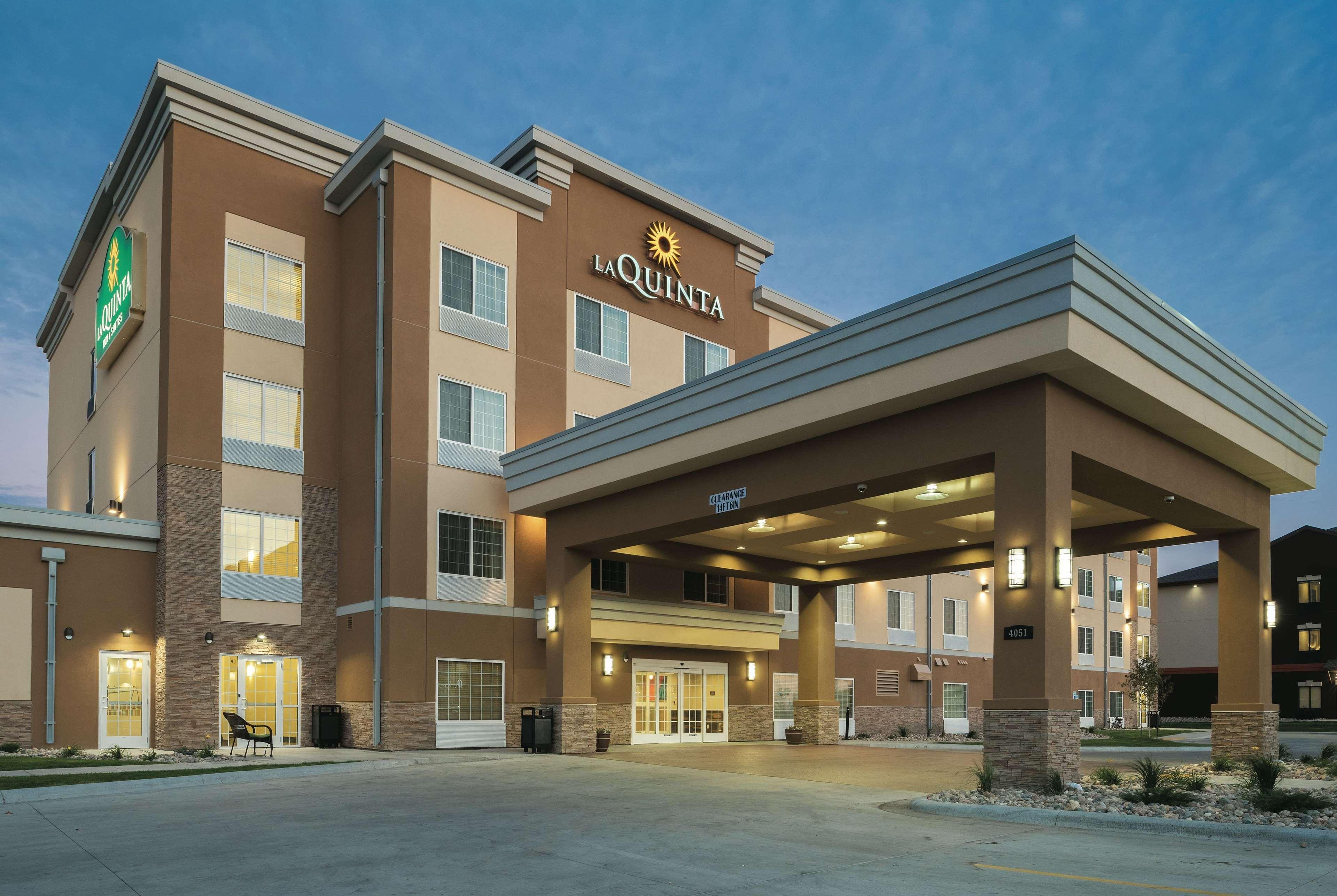 La Quinta By Wyndham Grand Forks Hotel Ngoại thất bức ảnh